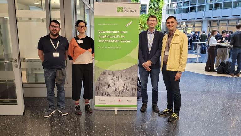 Teamfoto Simplications bei der Jahrestagung der Plattform Privatheit